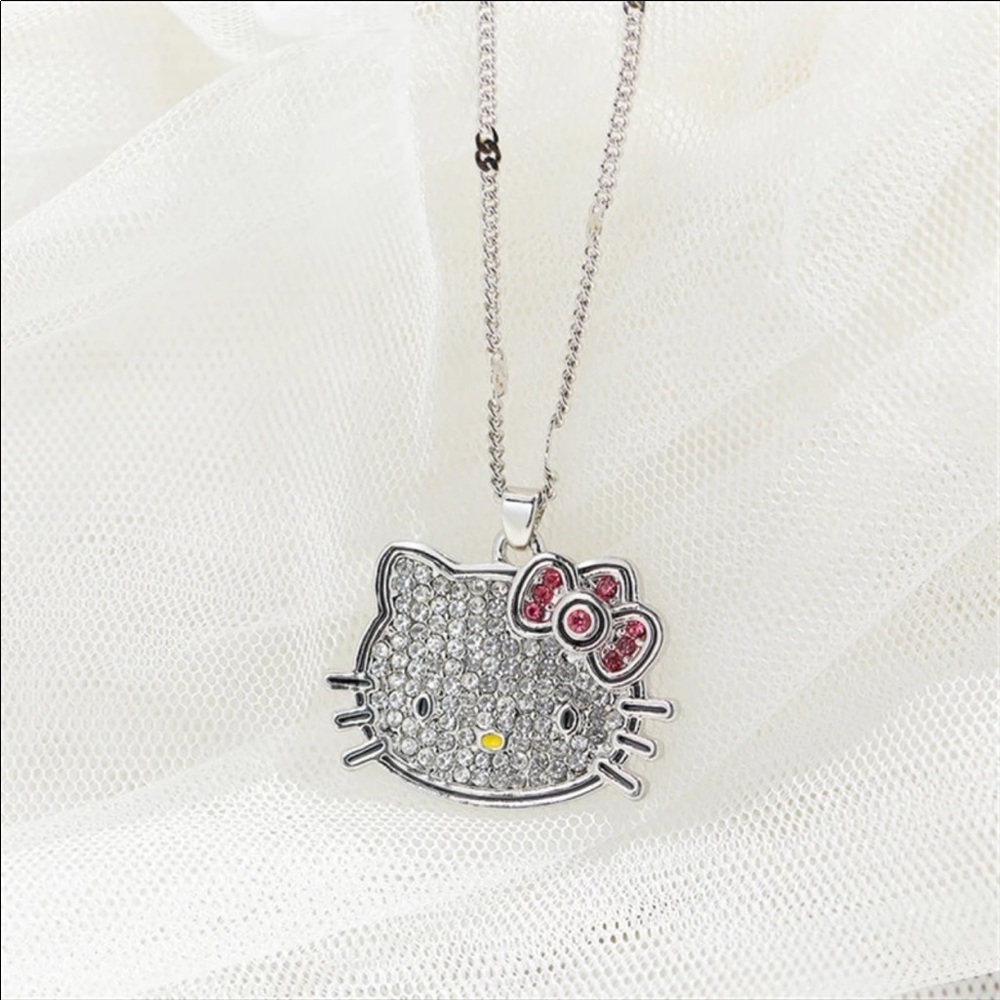LAST ONE!! Luxury Hello Kitty necklace - Picture 10 of 13